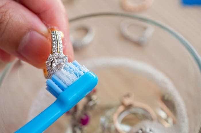 How to Clean White Gold brush diamond
